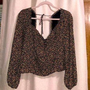 Sweetheart neckline blouse